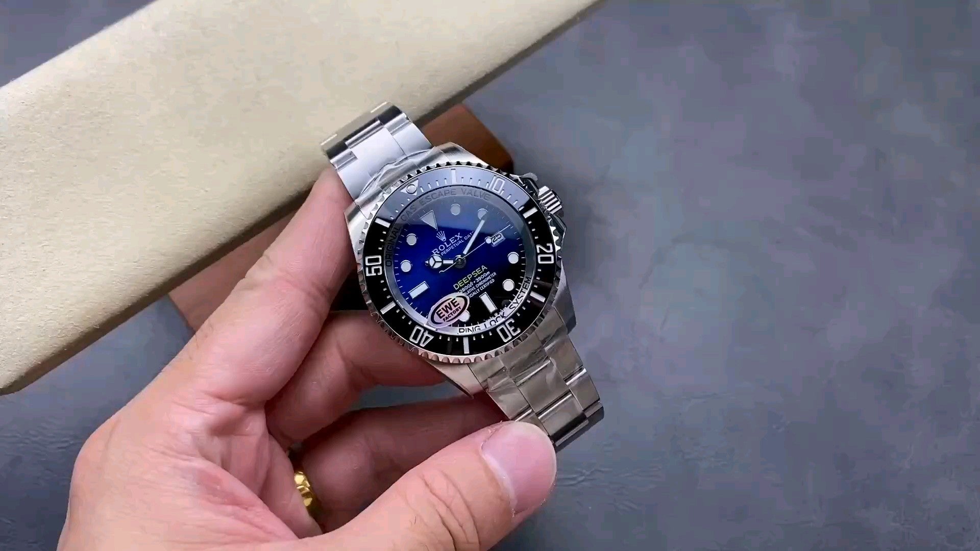 Deepsea 44mm | D-Blue "James Cameron"